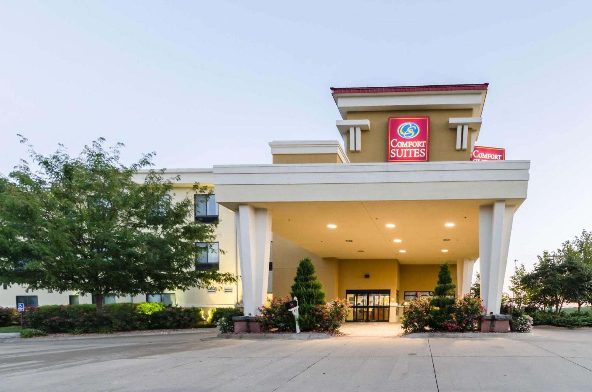 Comfort Suites Salina South Exterior photo
