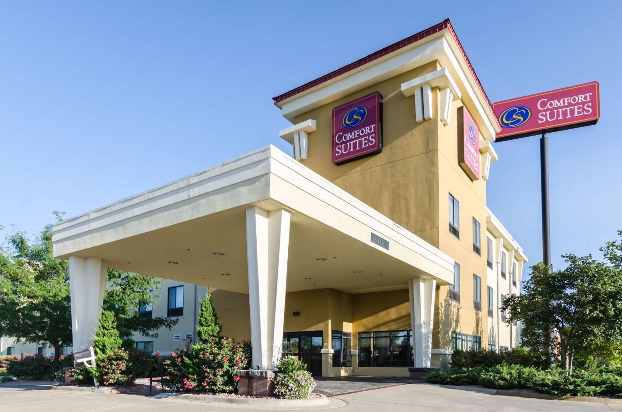 Comfort Suites Salina South Exterior photo